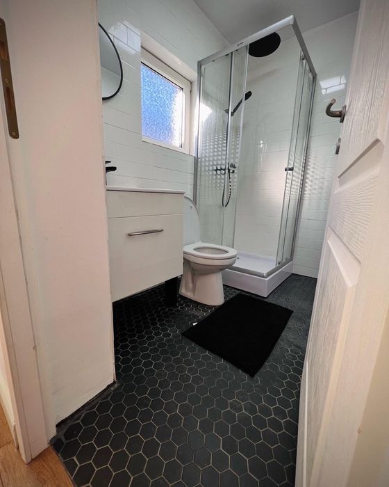 Cabana de inchiriat in Vadu Crisului cu ciubar cazare pentru 12 pers