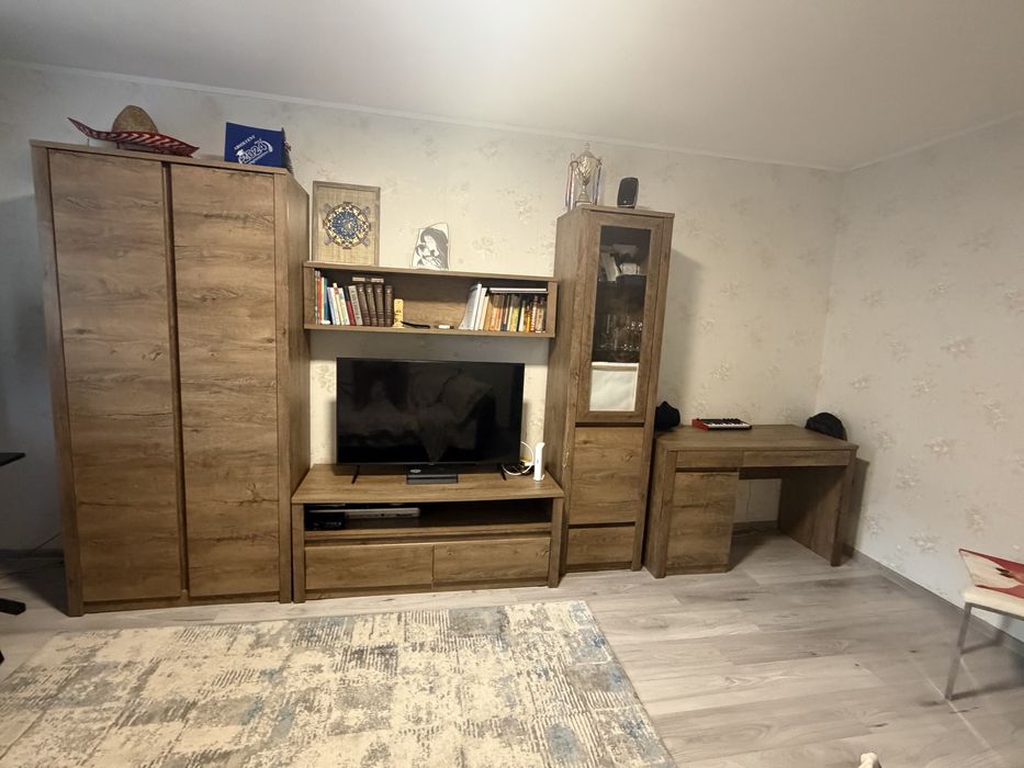 Mobilă sufragerie completă – stil modern, finisaj stejar rustic, stare foarte bună
