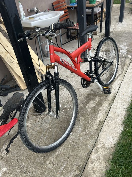 Se vinde bicicleta full suspension