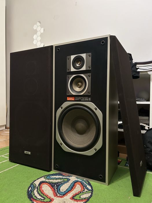 Vând boxe Akai 5W-T99 vintage