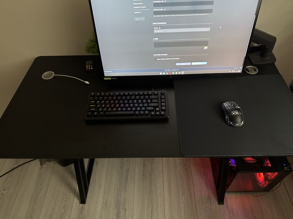 Продам стол компьютерный