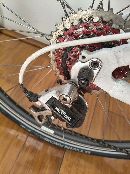 Vand doua biciclete Trek si Giant