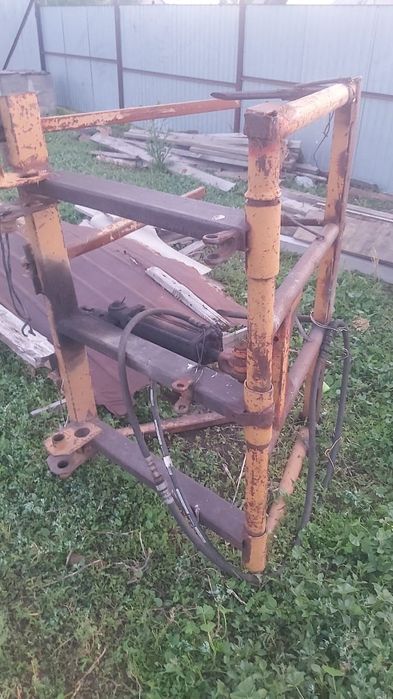 Трактор с камплектующими