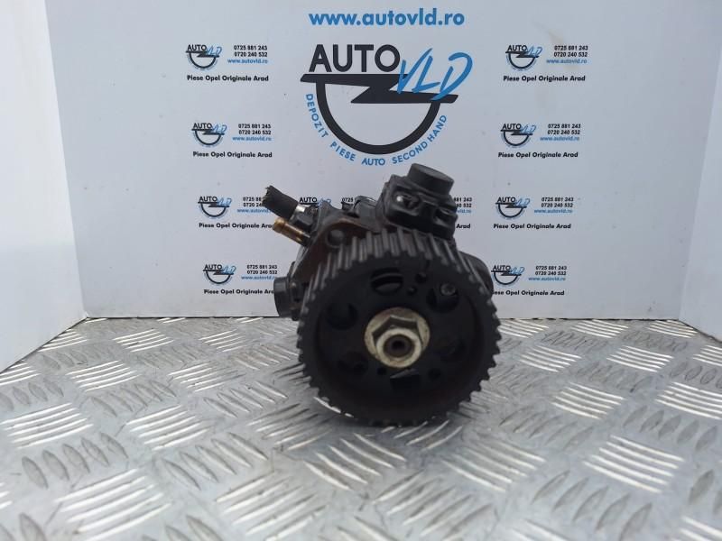 Pompa injectie Opel Signum facelift 1.9 CDTI