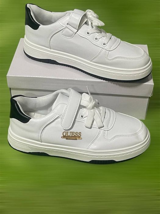 Adidasi dama si barbati