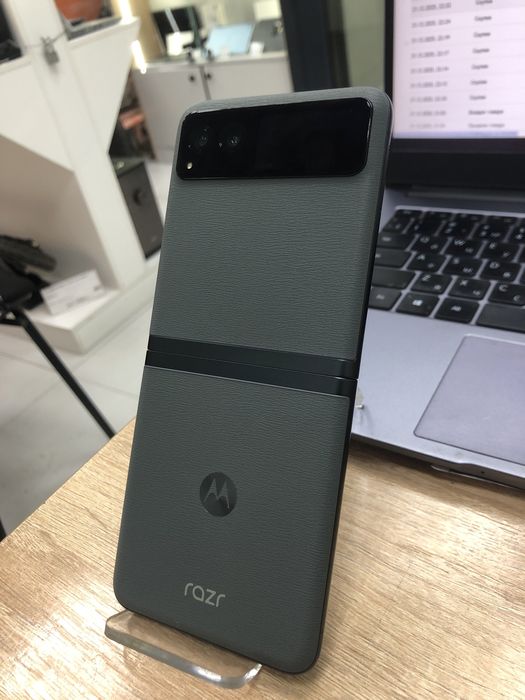 Motorola Razr 40 16/256 (p25)