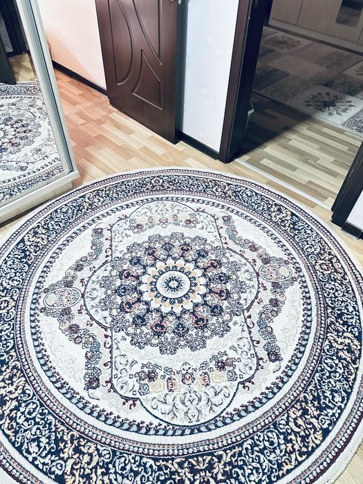 Продам ковер б/у