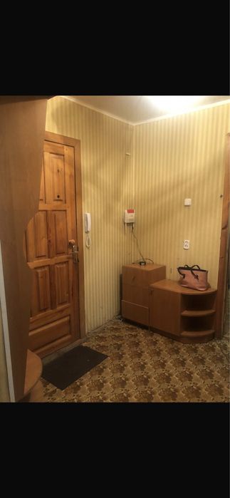 Сдам двух комнатную в центре