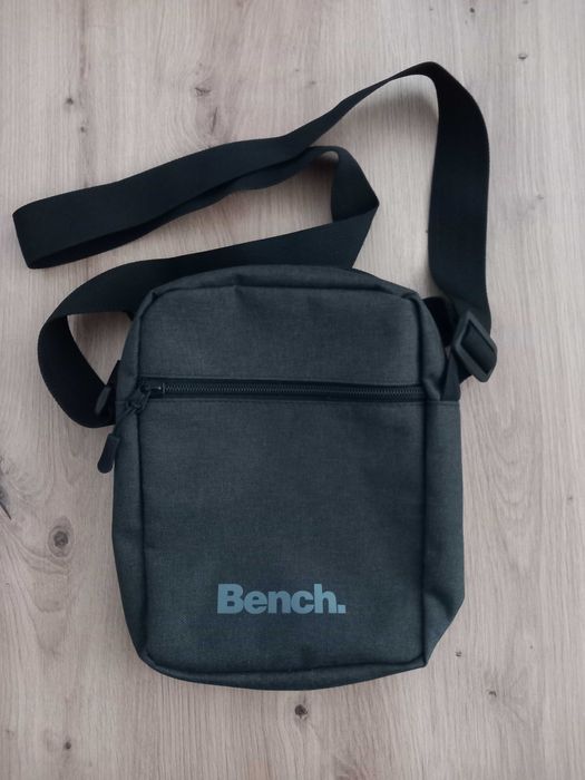 Чанта за през рамо BENCH / чантичка за през рамо Bench