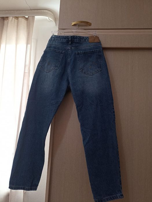 Продам джинсы новые