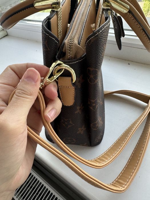 Стильная кожаная сумка