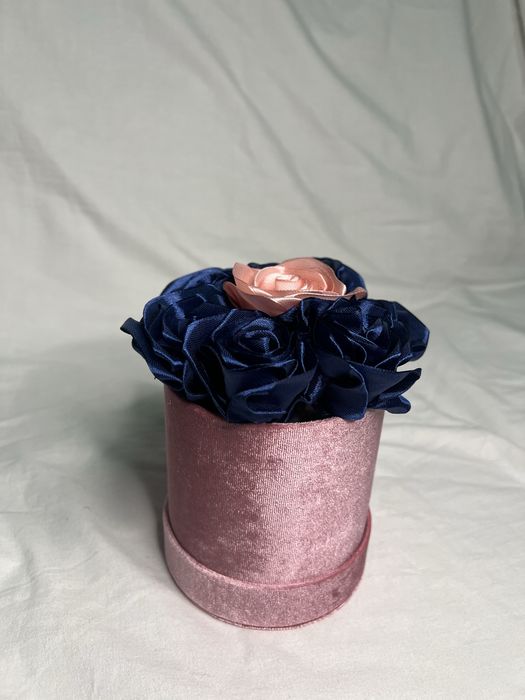 Aranjament floral din satin