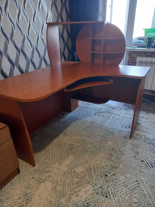 Стол компьютерный