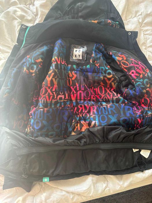 Продавам зимно яке Roxy