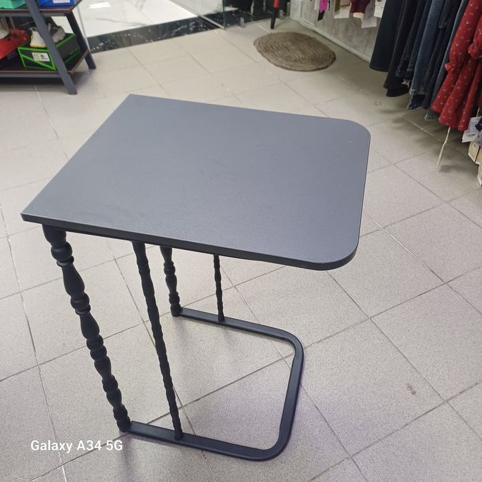 Мини стол под диван или для интерьера