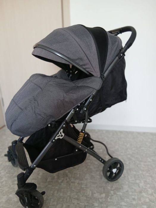 Коляска прогулочная