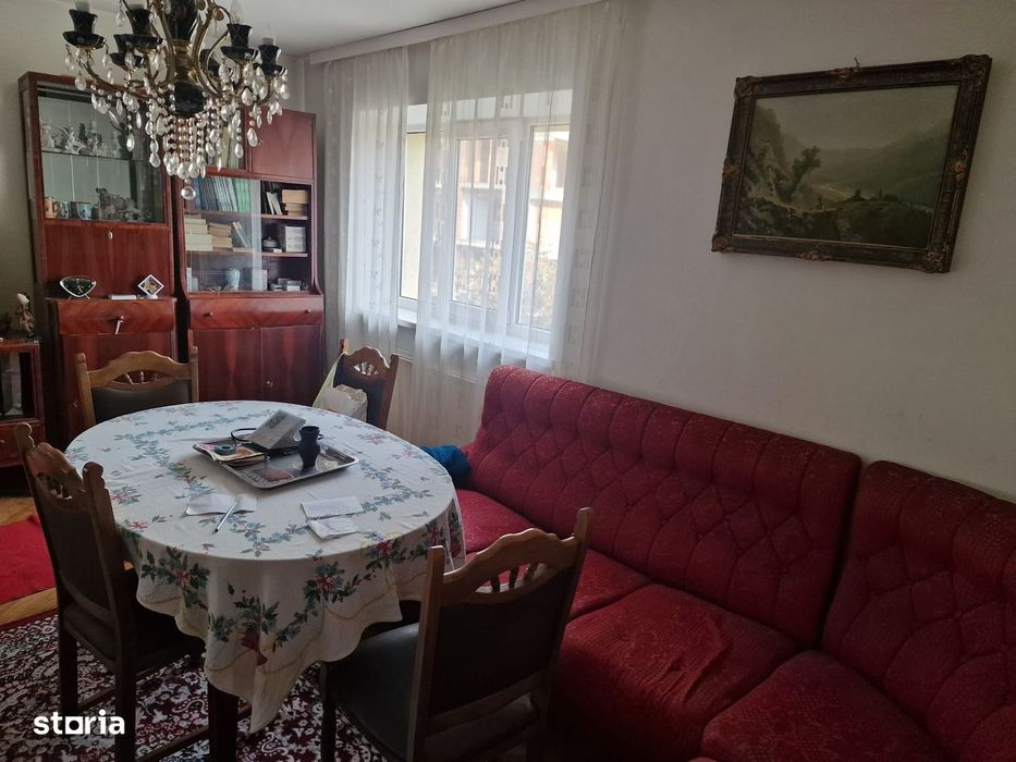 De vanzare apartament 3 camere ,et 4, zona centrală- Suceava