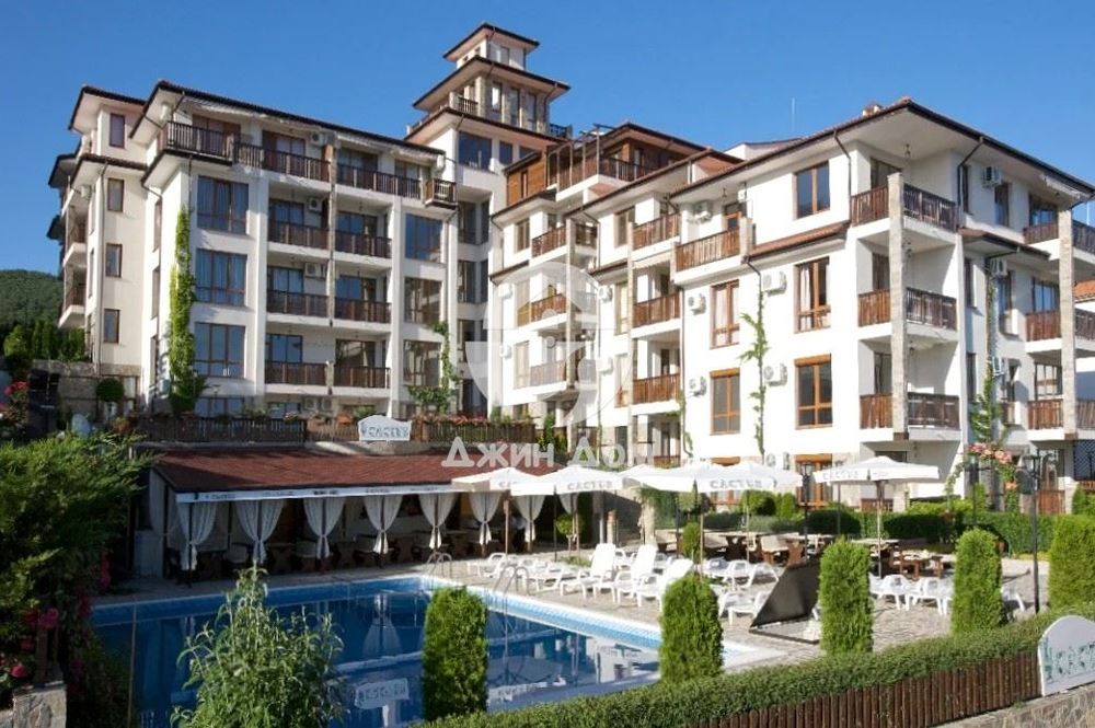 Продава се Тристаен апартамент в Свети Влас - 100 кв.м за 561 €/кв.м - Снимка #11
