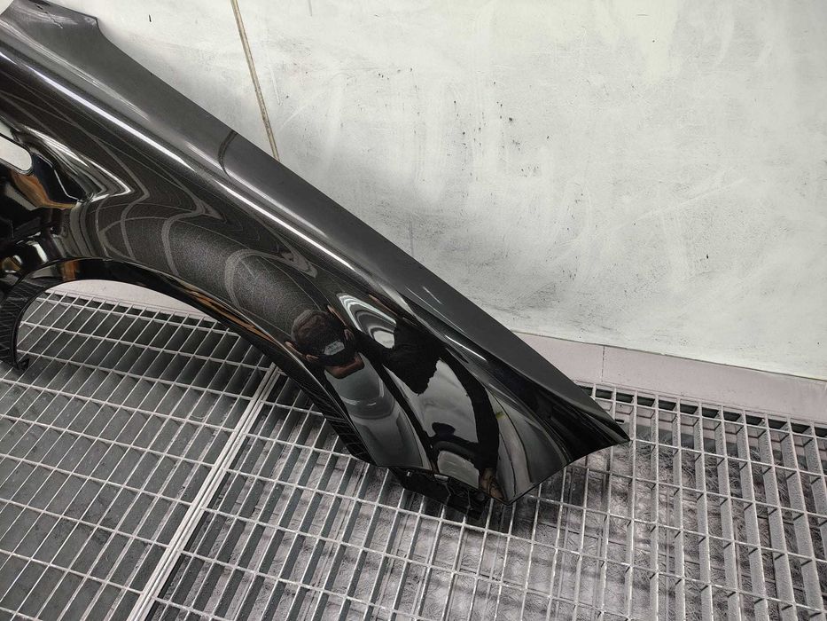 Aripa Fata Dreapta VW Passat B5.5 An 2000-2004 (LC9Z (Negru))