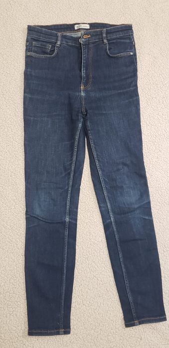 Вещи Zara: джинсы, юбка, кофточка