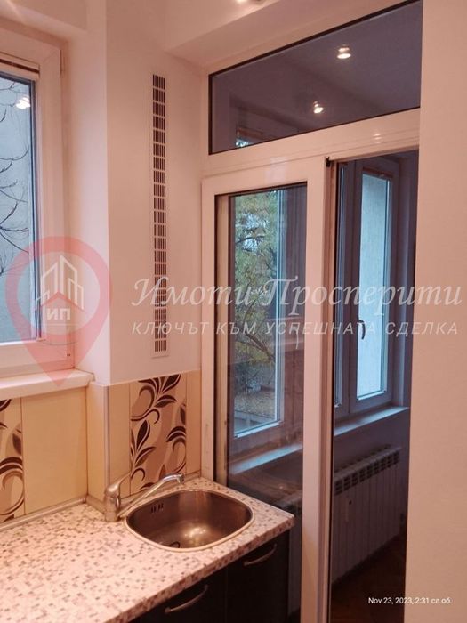 Дава се под наем Тристаен апартамент в София, Център - 90 кв.м за 750 € - Снимка #2