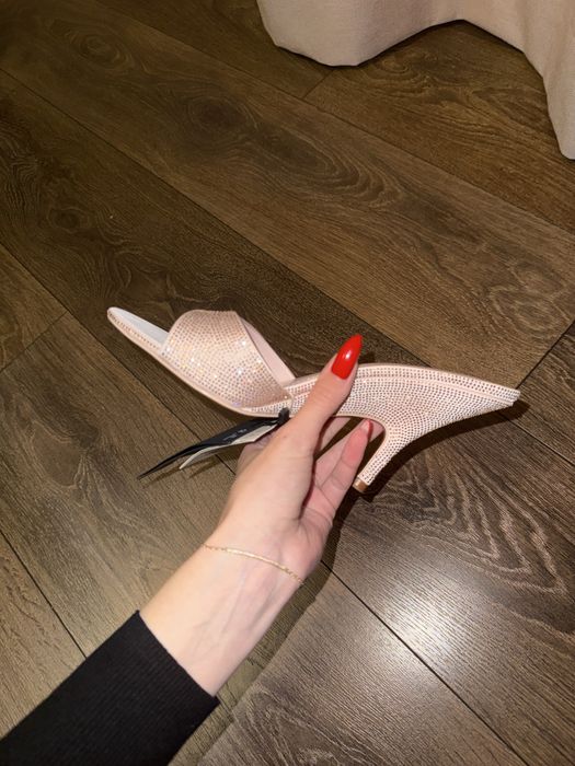 Дамски сандали с клиновиден ток и кристали