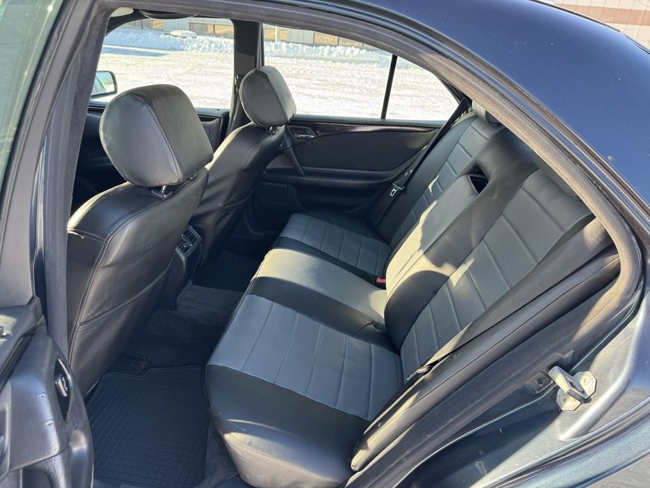 Мерседес 210 2.3 автомат