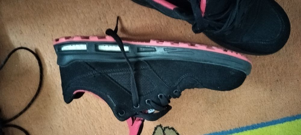 Adidasi protectie elten