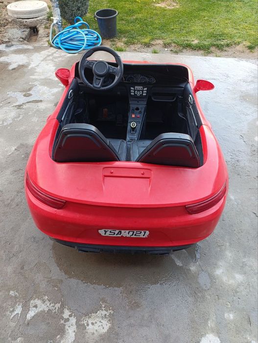 Ferari 300$ kelishtrilgan narxi