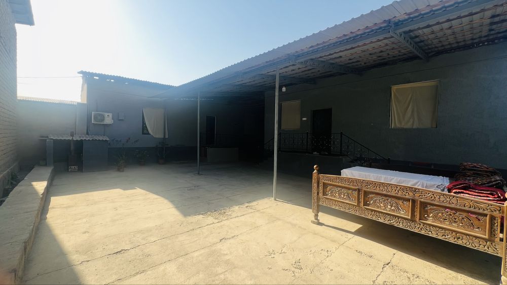 Toshkent shaxar Yangi hayot tumani Binokor mahallada uy sotiladi