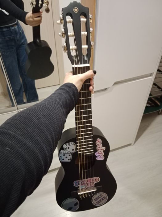 Yamaha GL1 гиталеле