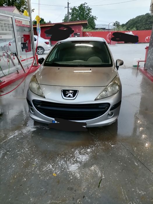 Dezmembrez Peugeot 207 1.4 hdi