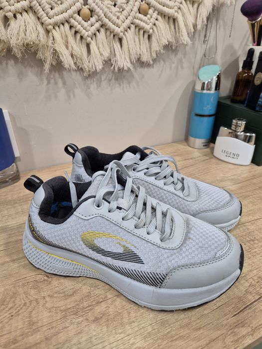 Кросовки  серого цвета