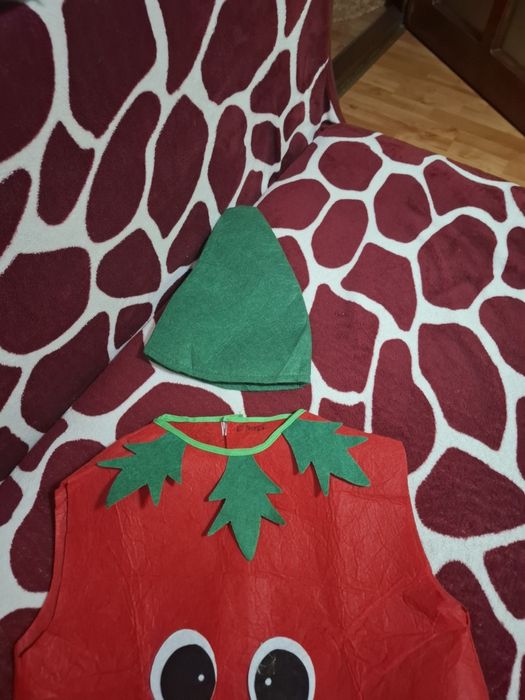 Costum ptr serbari ..ardei rosu