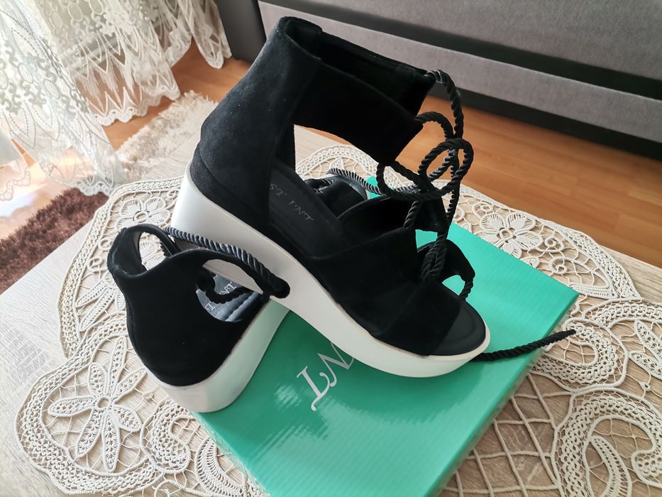 Sandale culoare negre