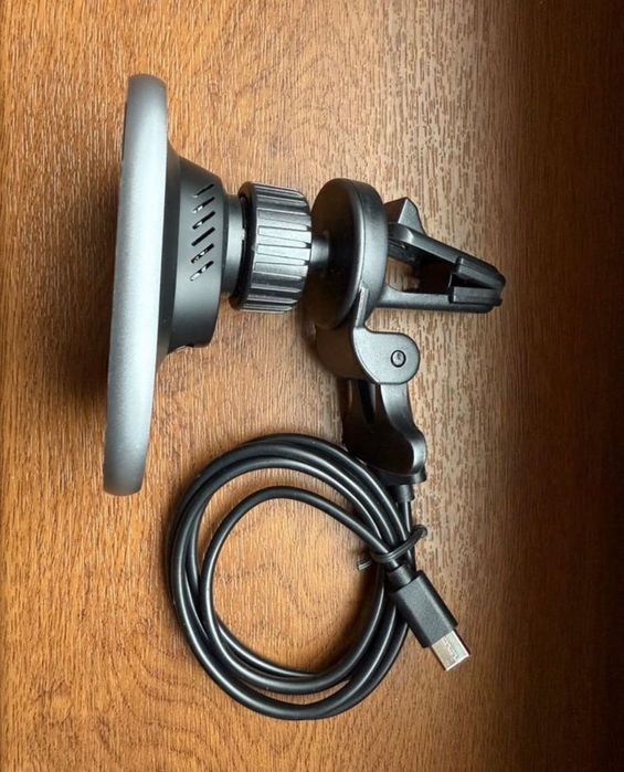 Satechi автомобильная зарядка для телефона