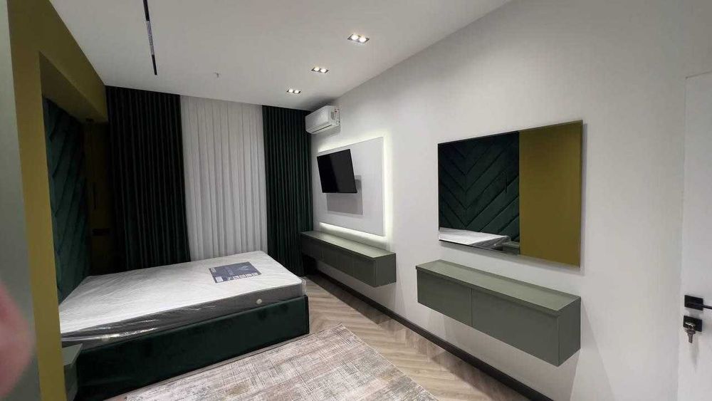 Срочно!! сдается 2 комн-Квартира с ремонтом,Рядом метро/магазины!