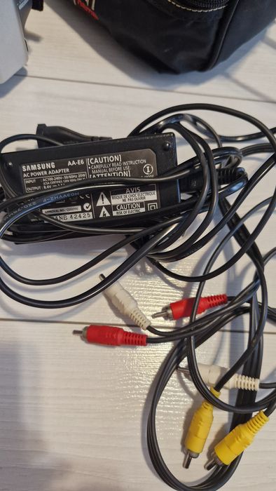 Видеокамера Samsung VP-L520 (8 mm)