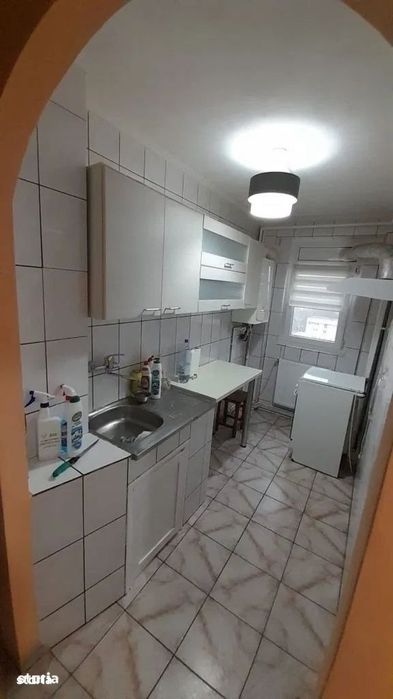 vand apartament 2 camere Bucureștii Noi