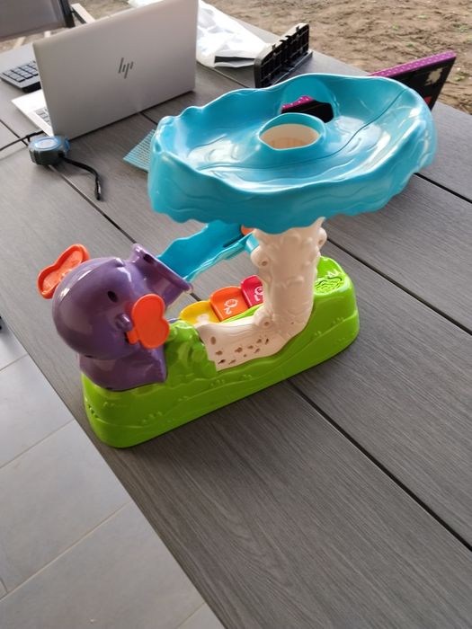 Jucărie interactivă VTech Pop & Play  Elefant arunca bile canta sunete
