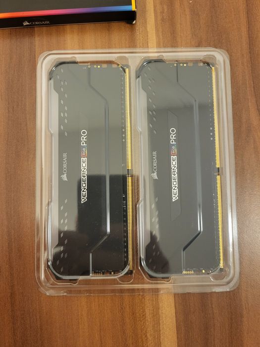 Memorii Corsair Vengeance RGB Pro 16gb DDR4 3200mhz