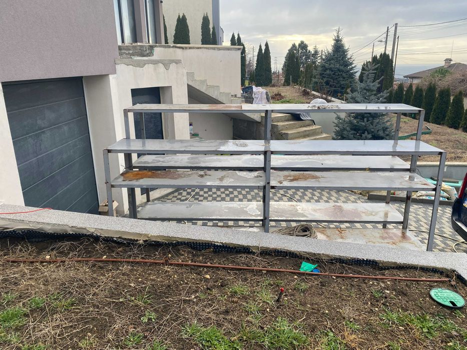 Метални стелажи 300х180х50 см - 2бр