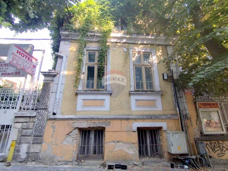 Продава се Къща в Варна, Морска градина - 180 кв.м за 1778 €/кв.м - Снимка #2