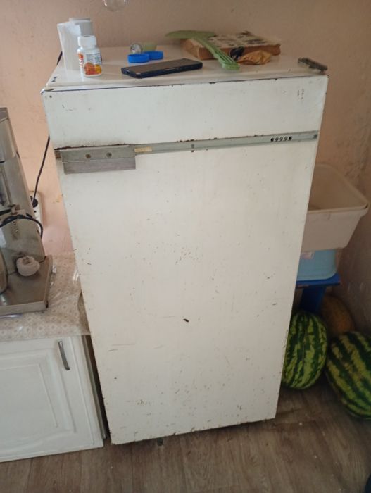 Продам холодильник