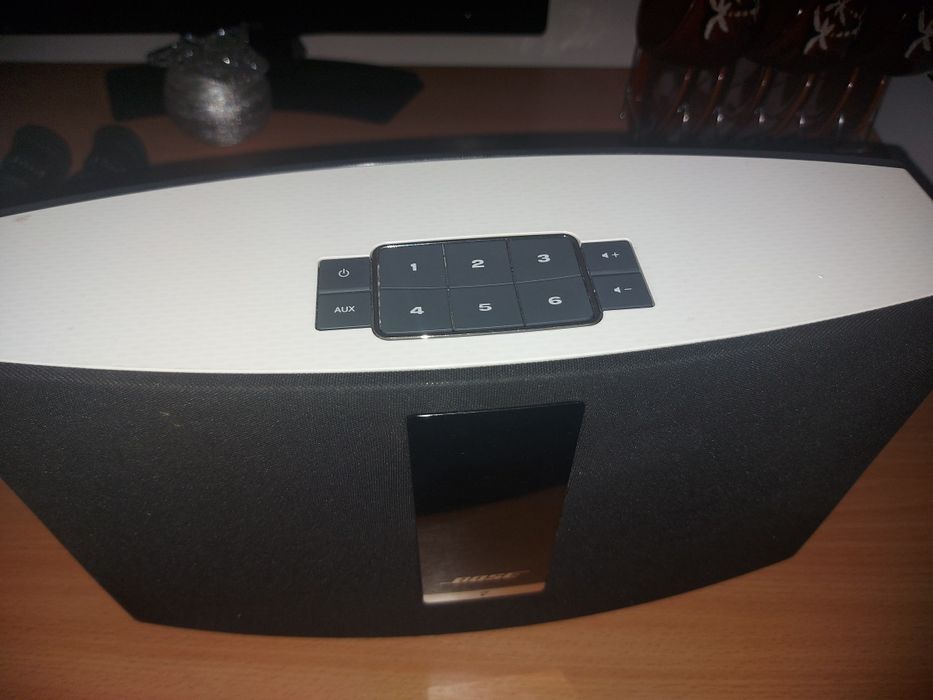 Soundlink Color 2 Bose Soundtouch 20, LG 32LJ610V.Bluesound Pulse Flex