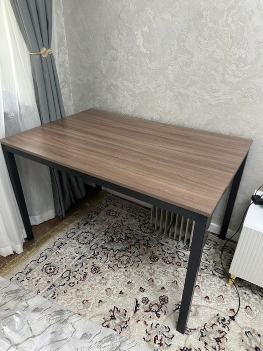Продам стол zeta
