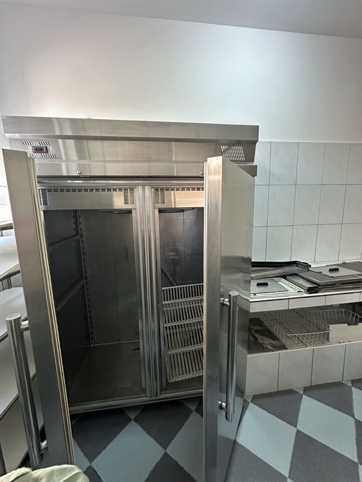 Echipament bucătărie HORECA inox, restaurant funcțională