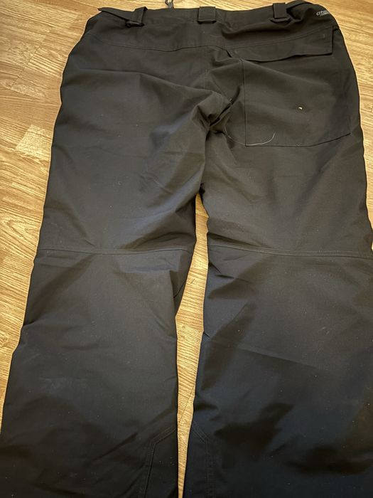 Set/ compleu/ costum snowboard sau ski