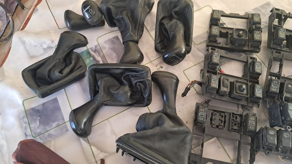 Мерседес.124 Кнопки рег зеркал.