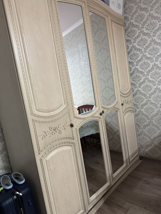 Спальный гарнитур